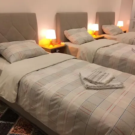 アパート 1 Min To Metro, Cosy Flat For 8 Guests, 3rd Floor *