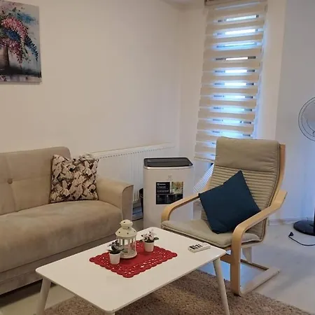 Lägenhet 1 Min To Metro, Cosy Flat For 8 Guests, 3rd Floor Istanbul