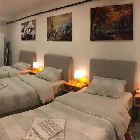 1 Min To Metro, Cosy Flat For 8 Guests, 3rd Floor * イスタンブール