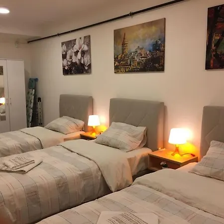 1 Min To Metro, Cosy Flat For 8 Guests, 3rd Floor *