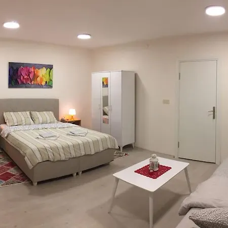 1 Min To Metro, Cosy Flat For 8 Guests, 3rd Floor 公寓 伊斯坦布尔